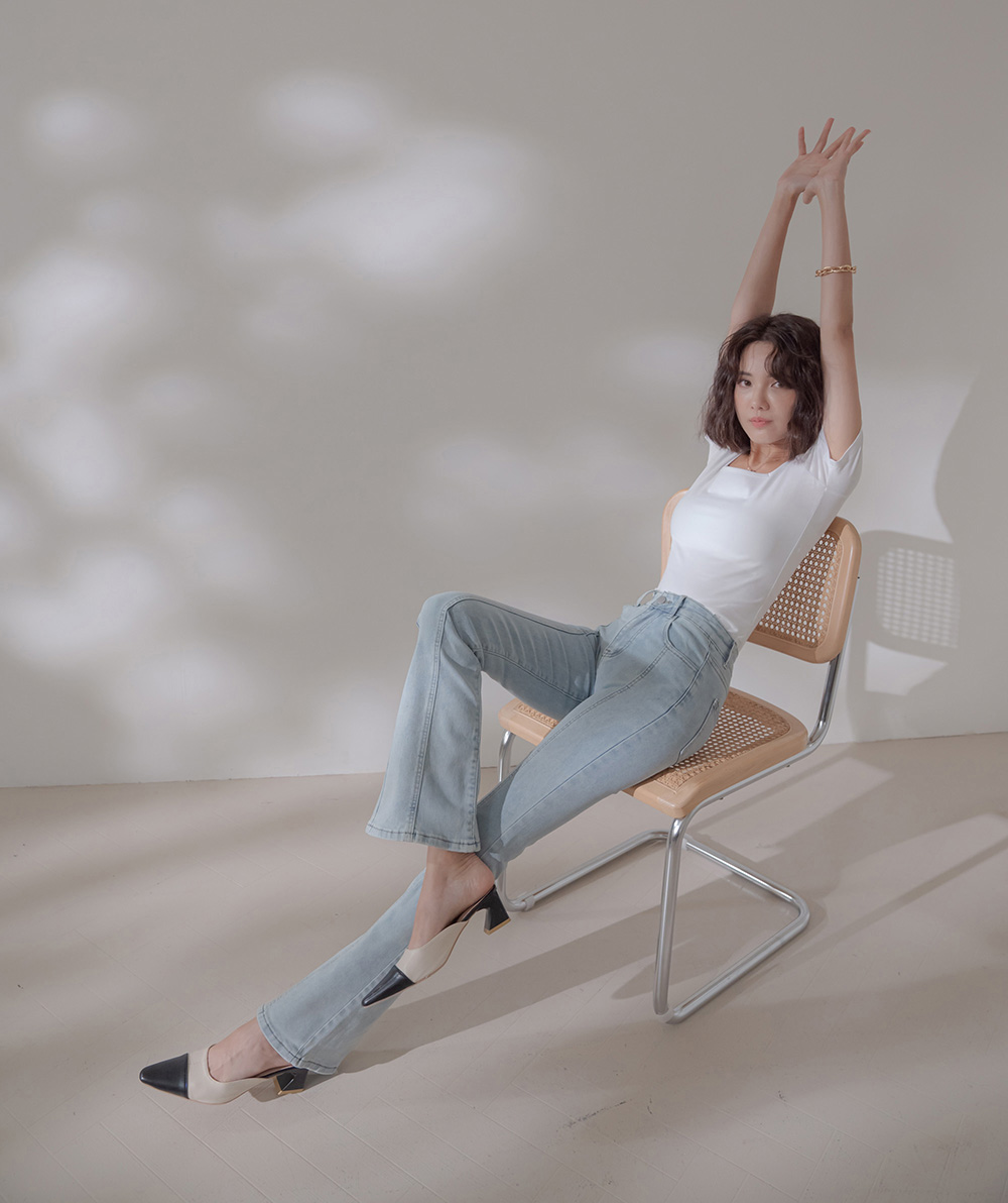 正面壓線修身小喇叭牛仔褲