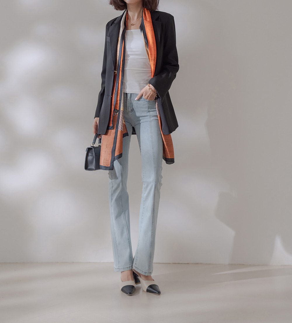 正面壓線修身小喇叭牛仔褲