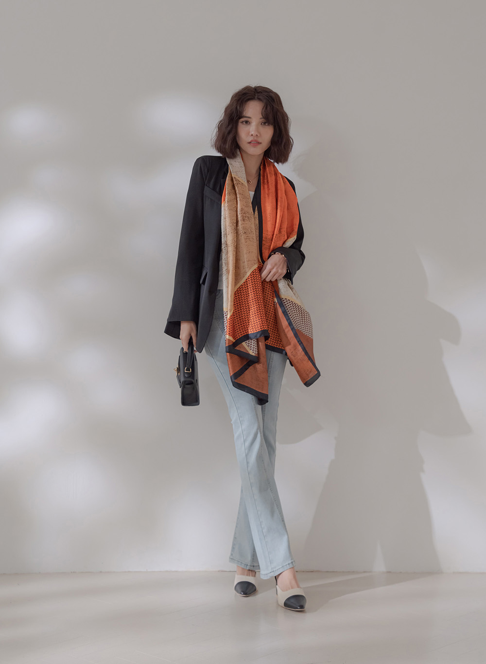 正面壓線修身小喇叭牛仔褲