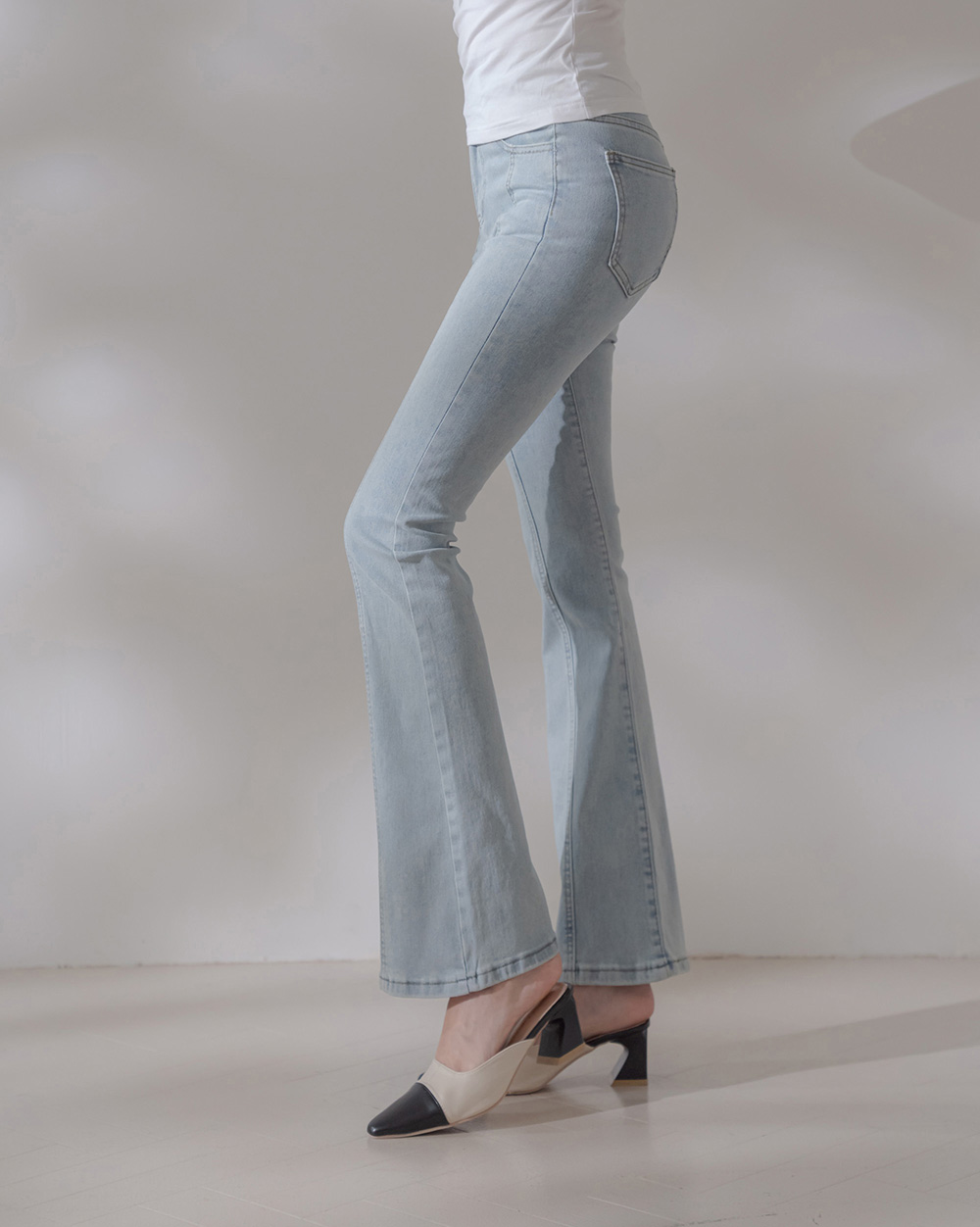 正面壓線修身小喇叭牛仔褲