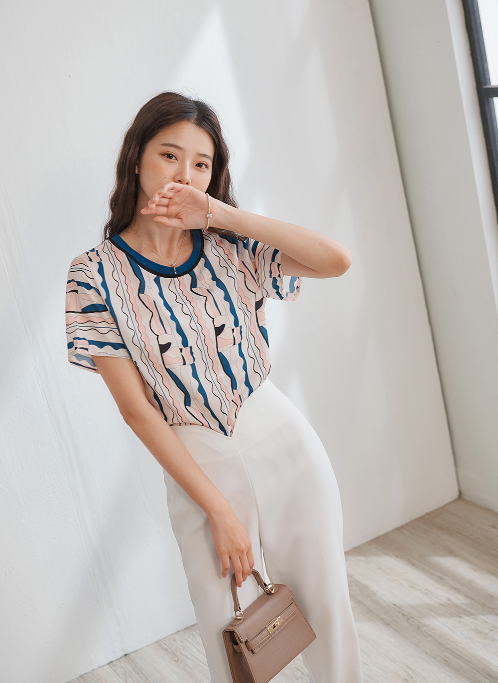 前V剪裁高腰微喇叭西裝褲,百搭,修身,顯瘦,時尚,春天