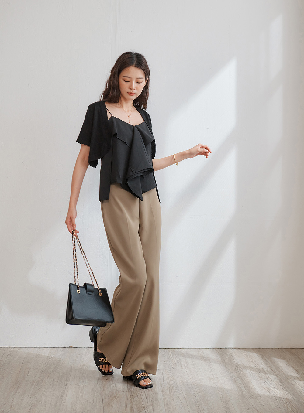 前V剪裁高腰微喇叭西裝褲,百搭,修身,顯瘦,時尚,春天