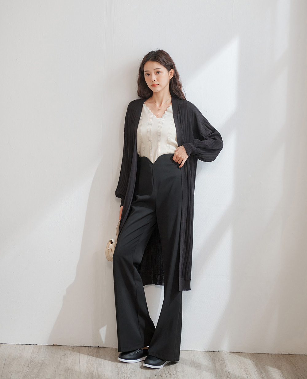 前V剪裁高腰微喇叭西裝褲,百搭,修身,顯瘦,時尚,春天