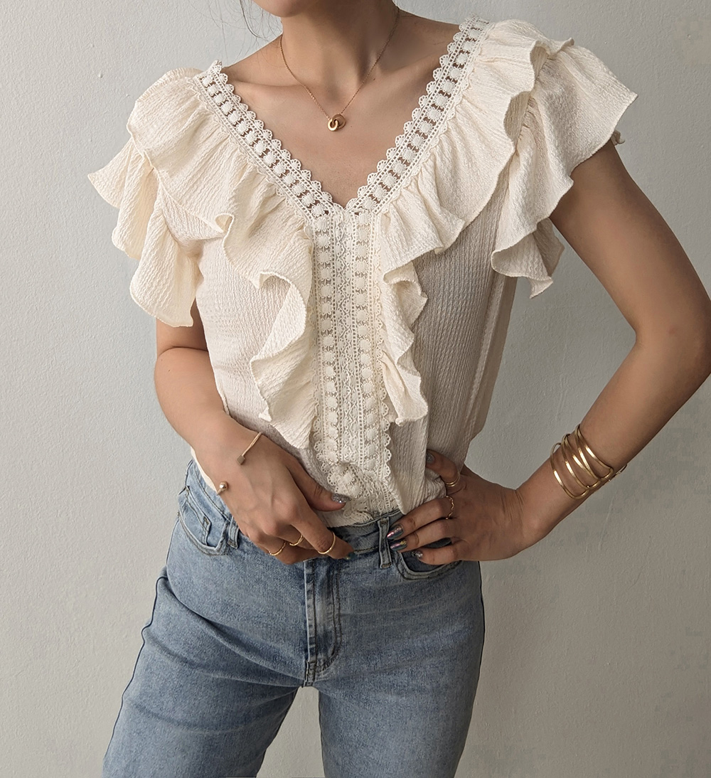 Y字形蕾絲設計荷葉袖上衣