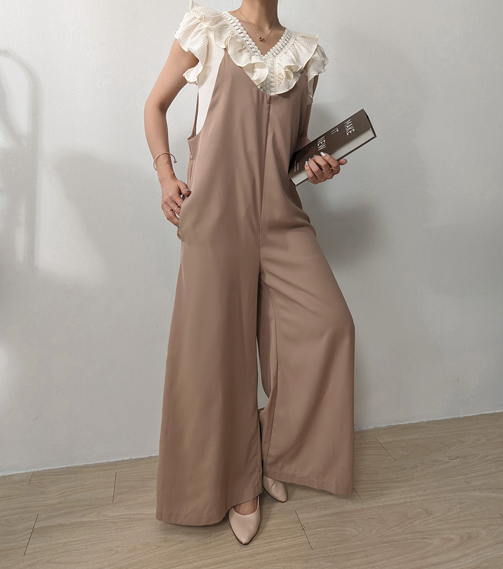 Y字形蕾絲設計荷葉袖上衣