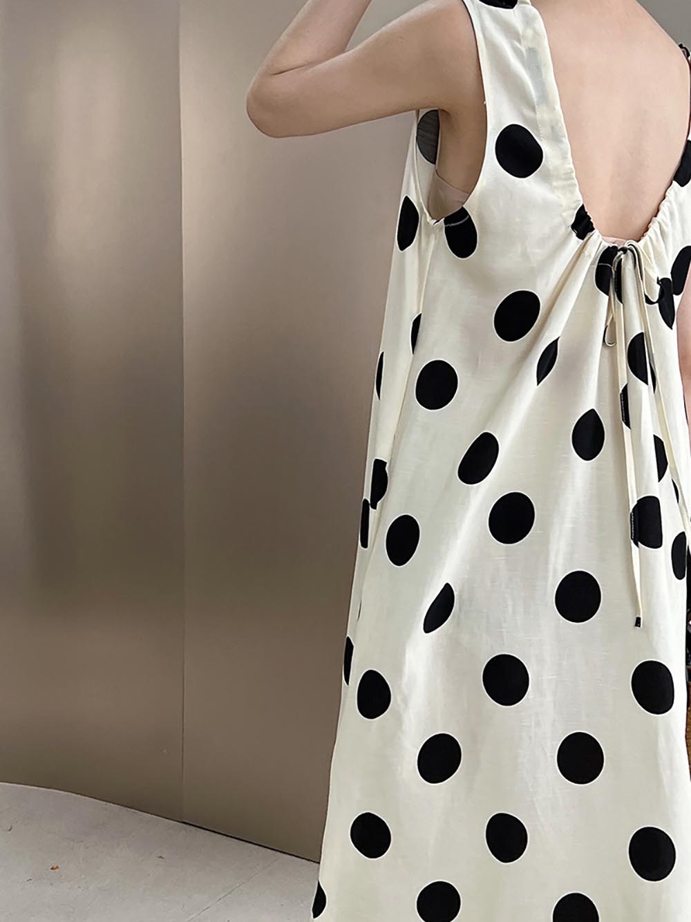 U背抽繩大波點無袖洋裝,婉約,綁帶,美背,開衩,甜美