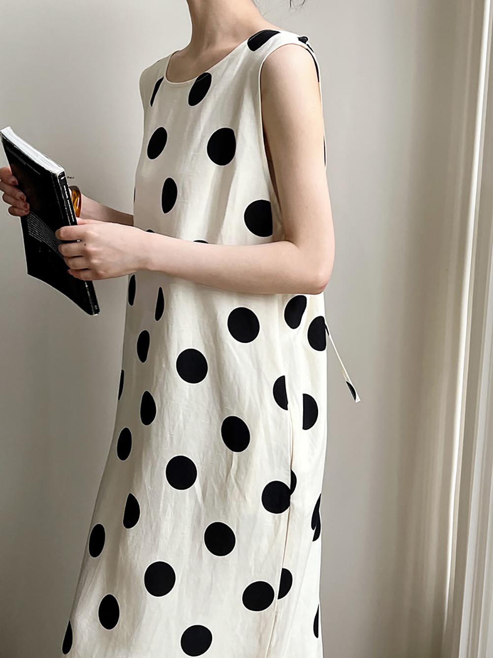 U背抽繩大波點無袖洋裝,婉約,綁帶,美背,開衩,甜美
