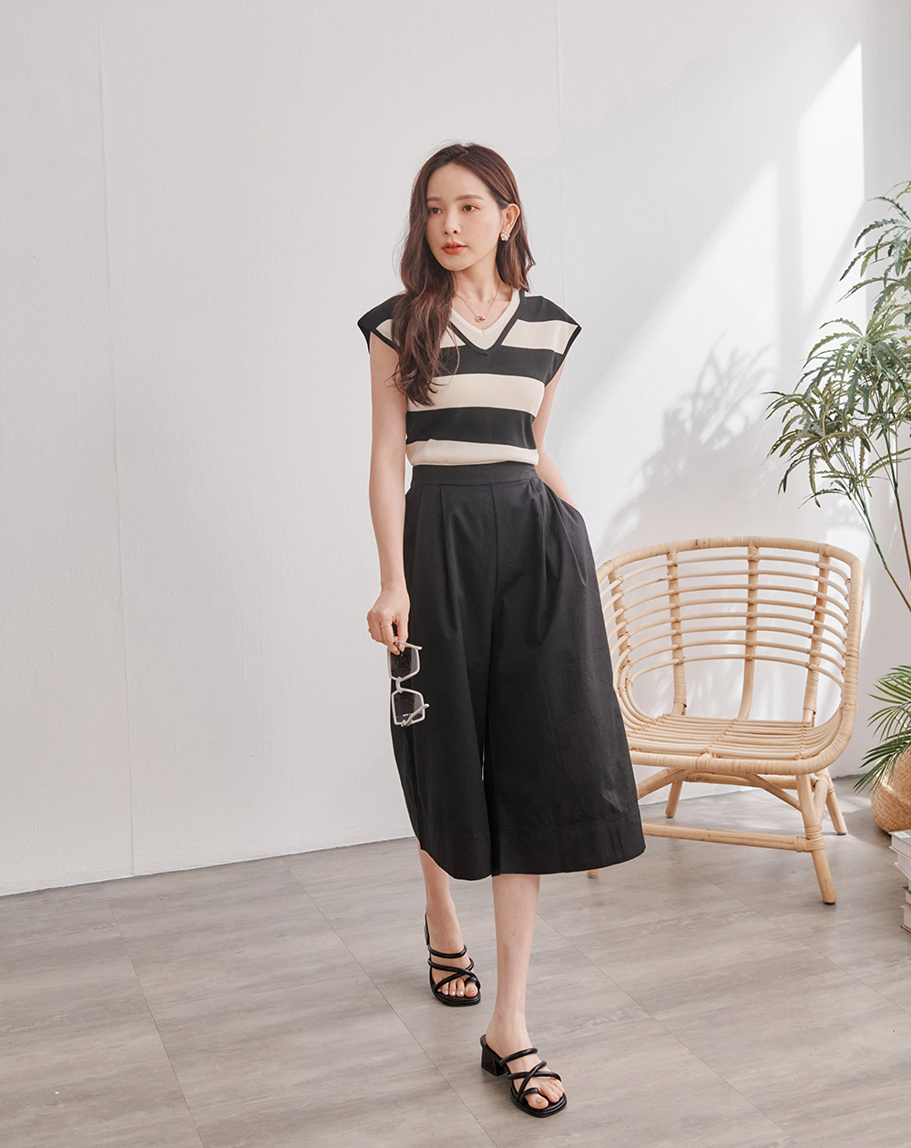 休閒風假兩件連肩袖上衣