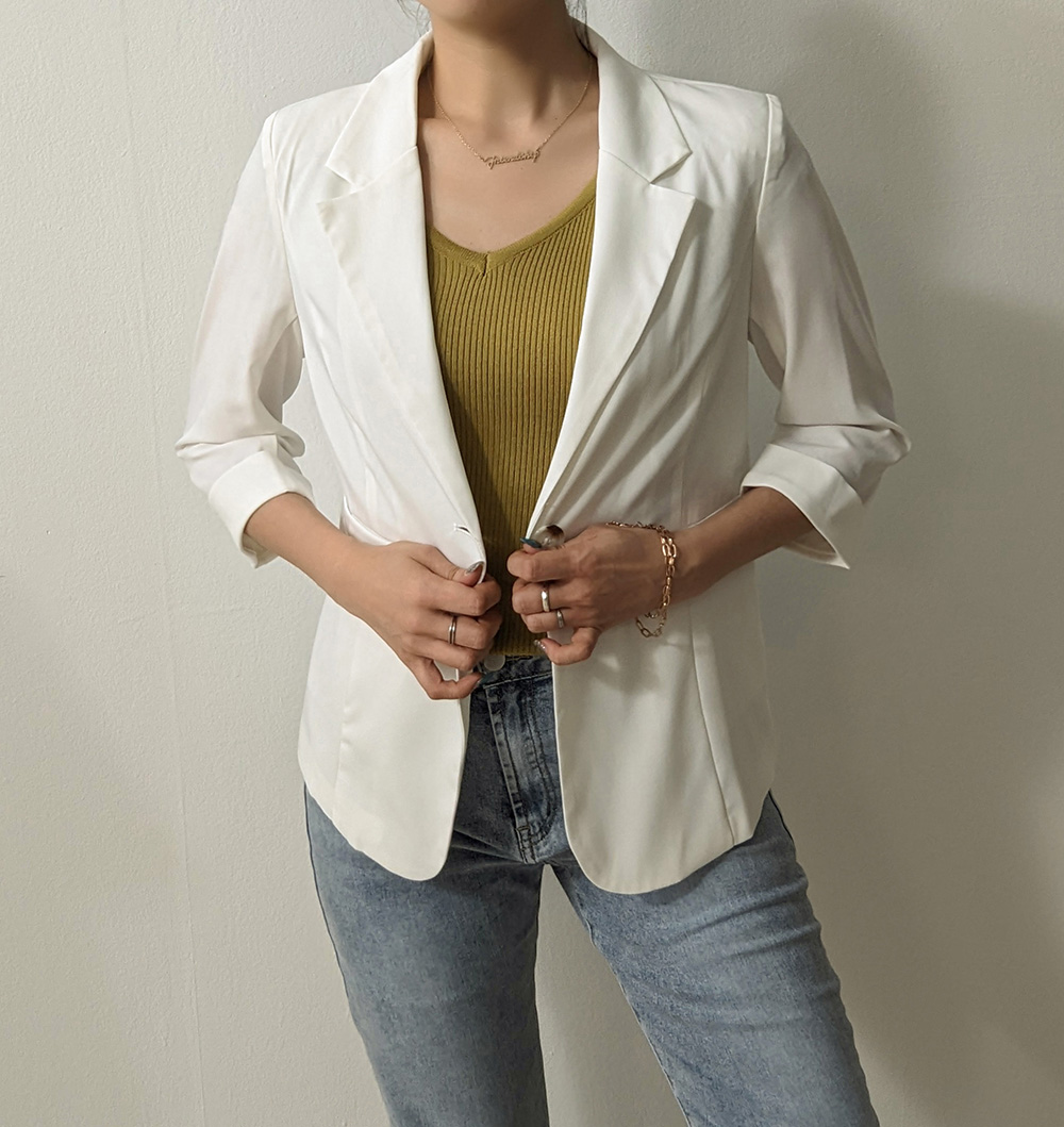 俐落剪裁收腰七分袖西裝外套,中大尺碼,寬鬆,立領,V領,釦子