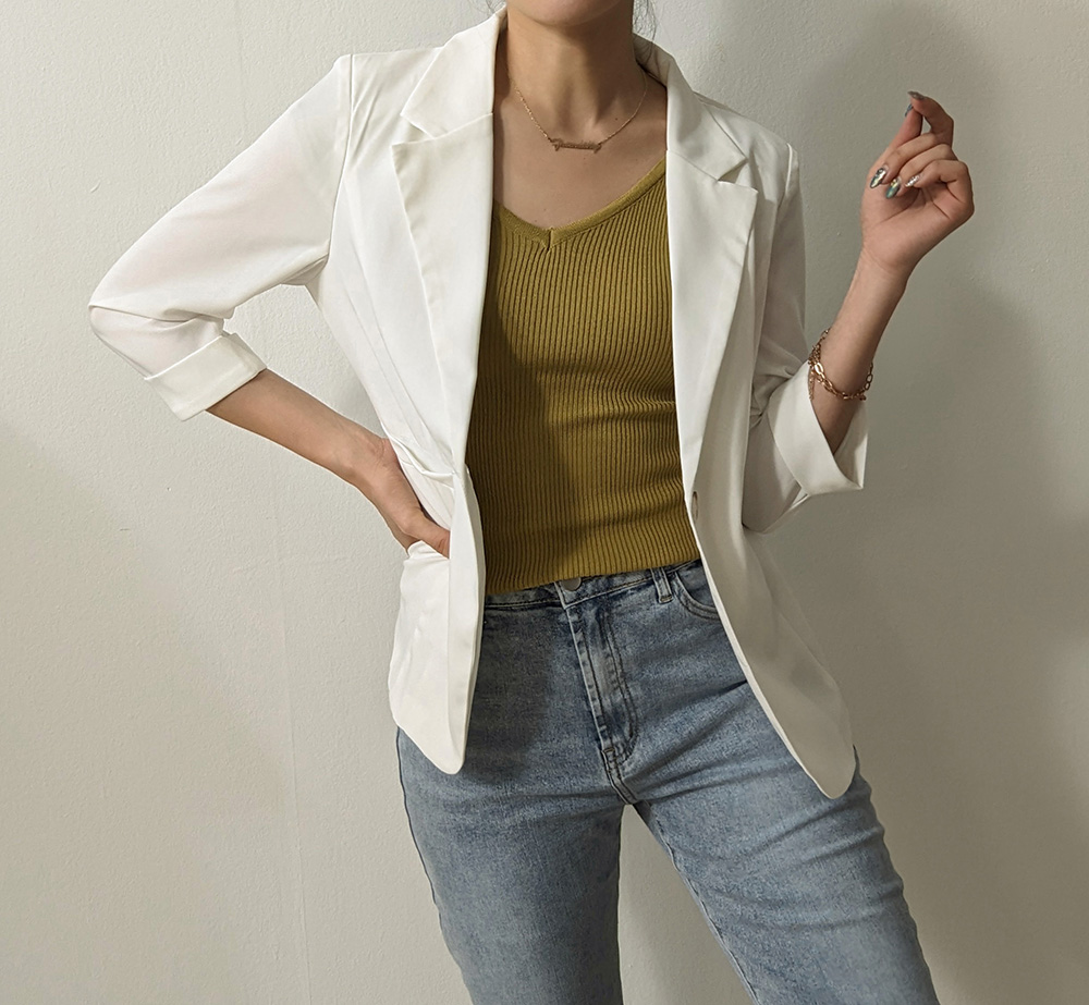 俐落剪裁收腰七分袖西裝外套,中大尺碼,寬鬆,立領,V領,釦子