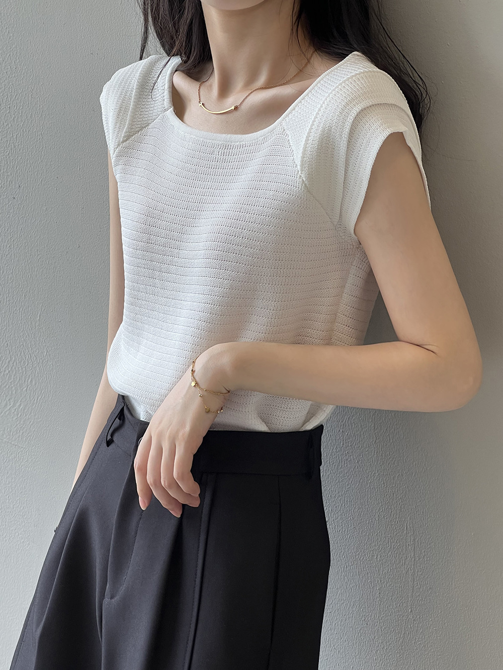 法式氣質素面針織短袖上衣