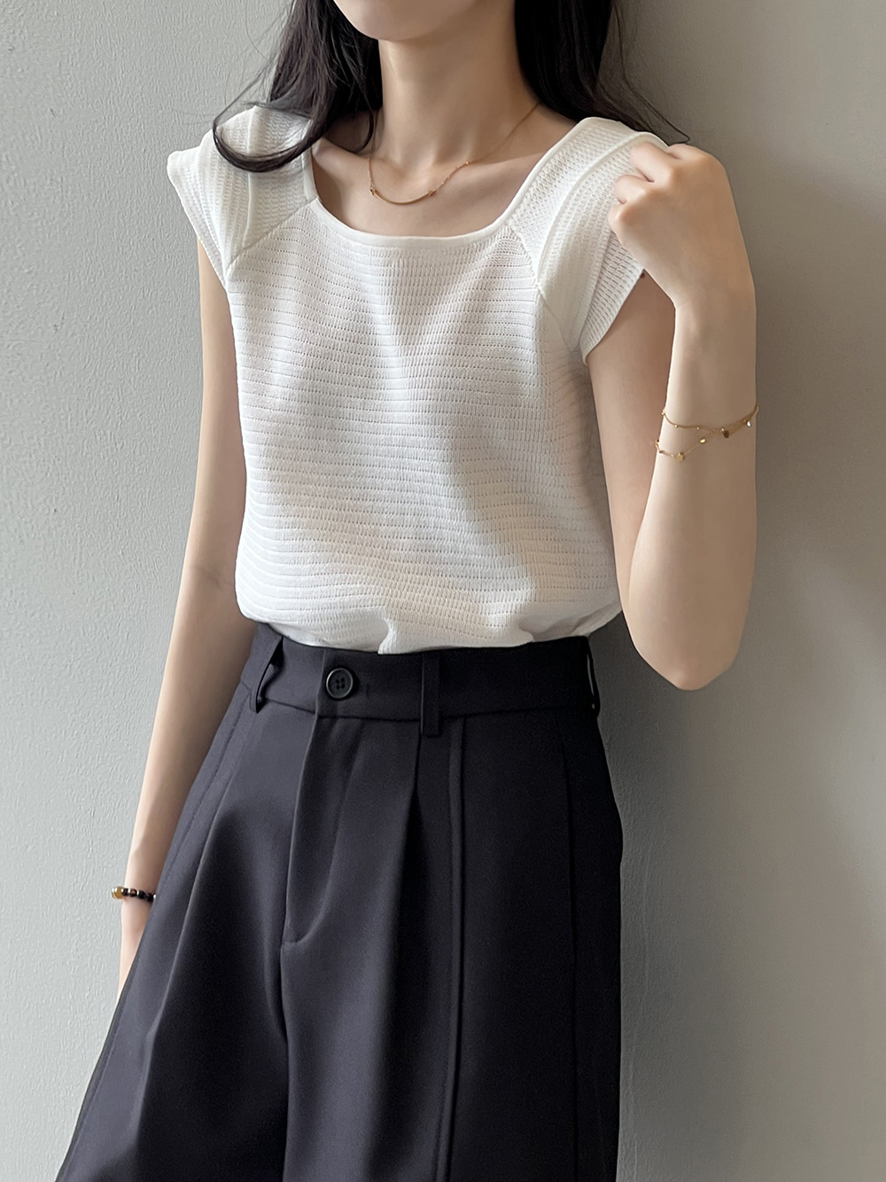 法式氣質素面針織短袖上衣