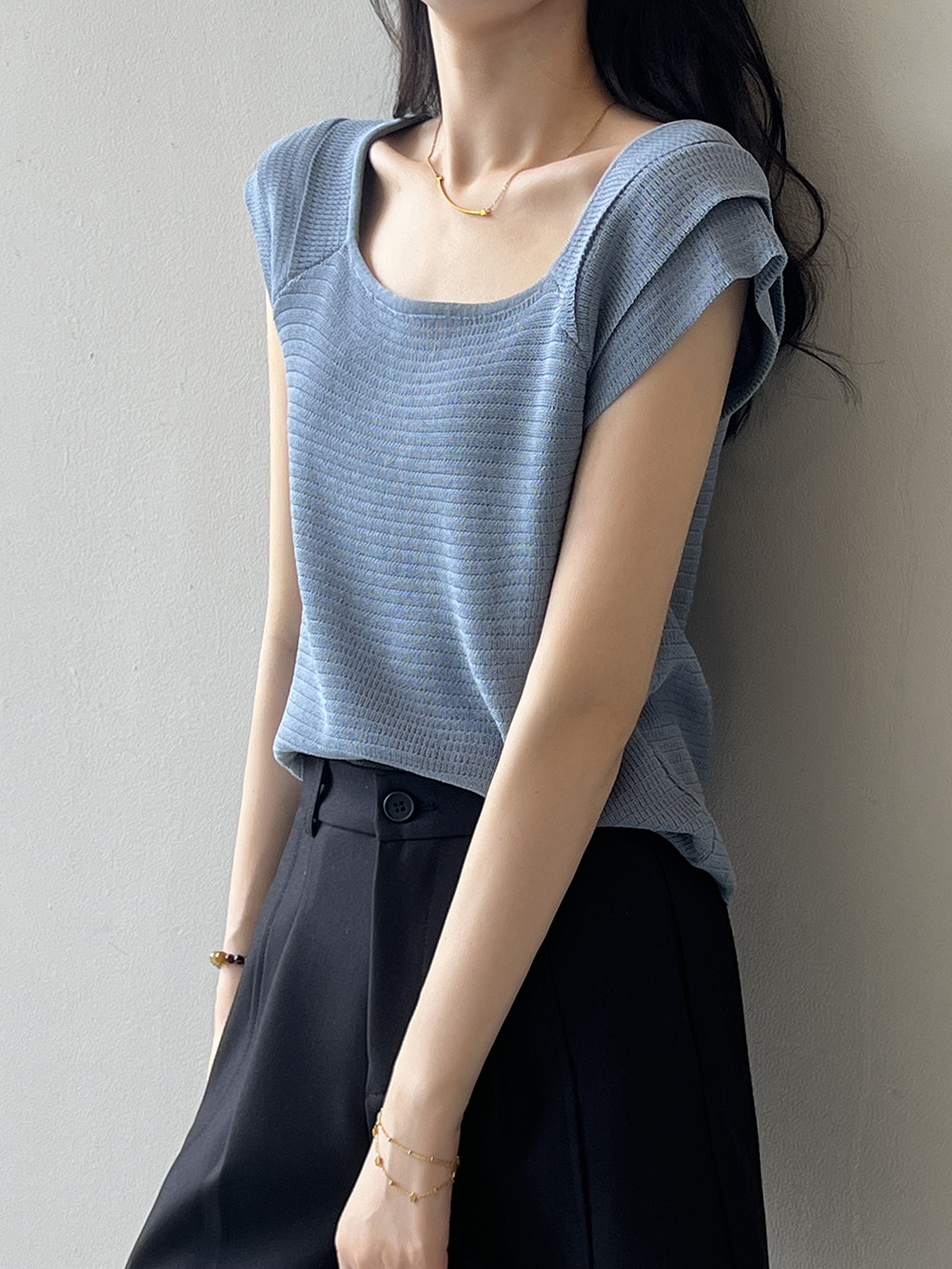 法式氣質素面針織短袖上衣