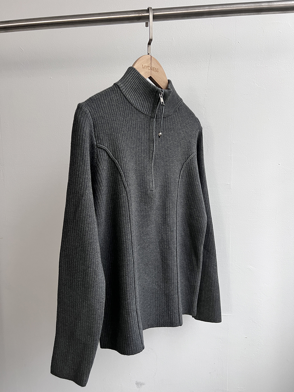 前半開拉鏈針織上衣