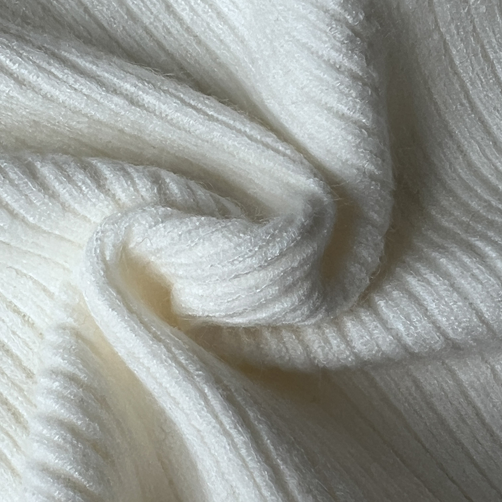 前半開拉鏈針織上衣