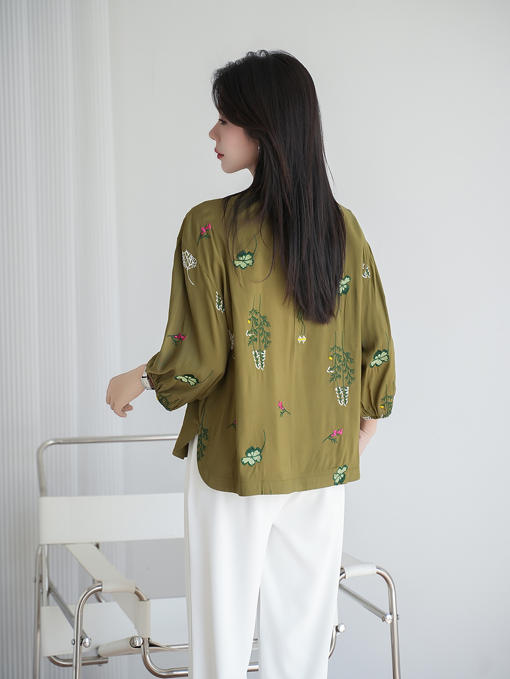 花朵刺繡七分袖上衣