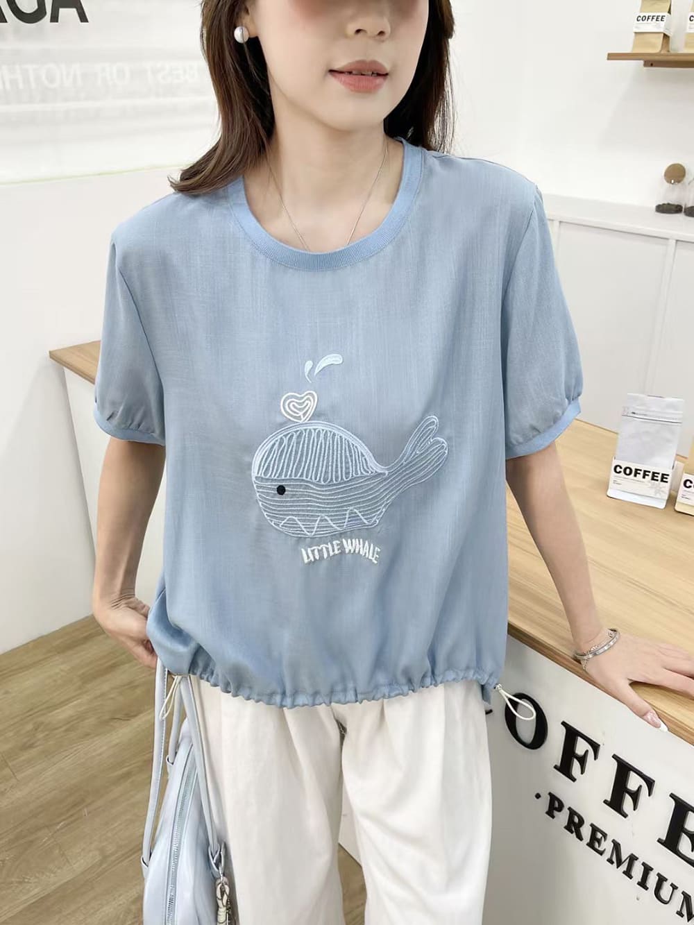 小鯨魚圖案棉麻上衣