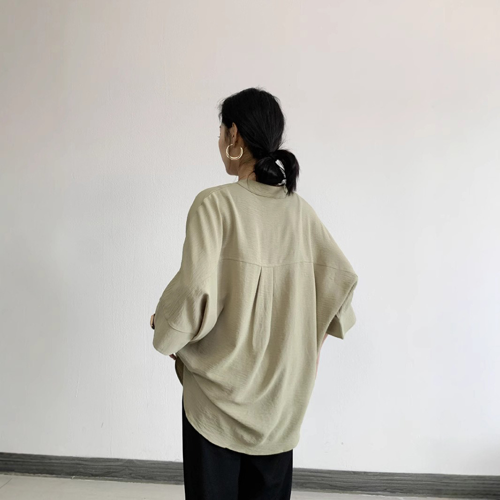 寬鬆V領蝙蝠袖上衣