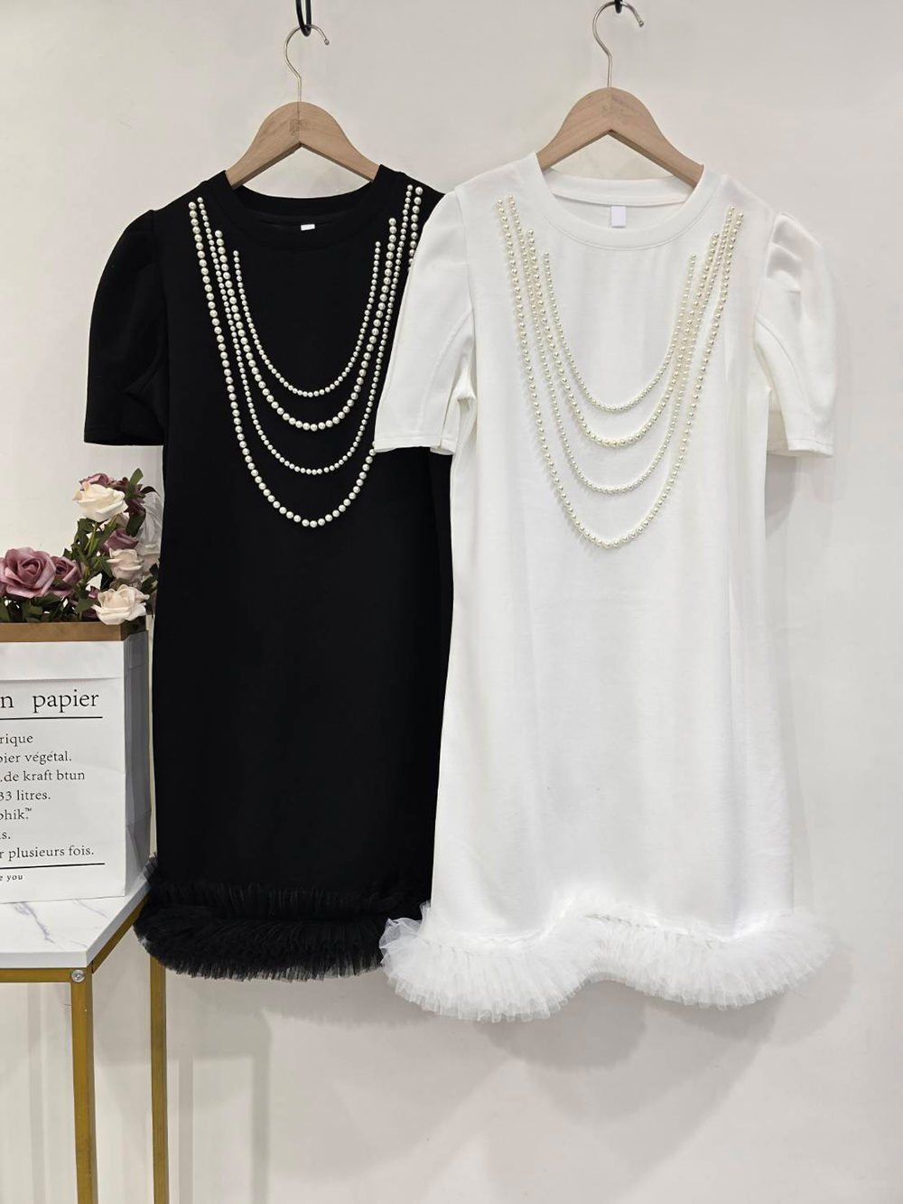 珍珠裝飾寬版及膝洋裝