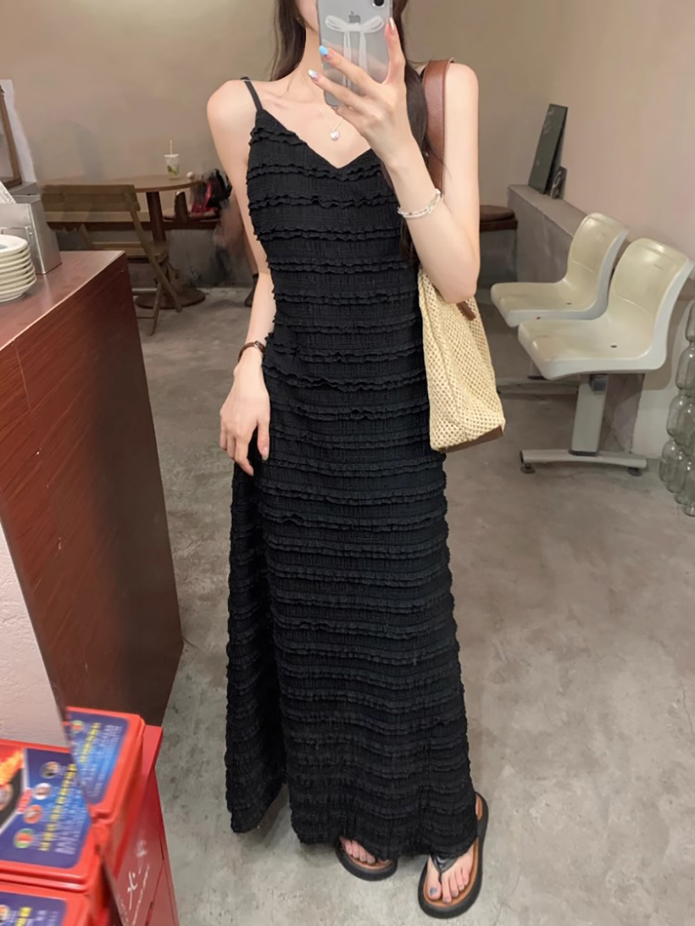 V領蕾絲吊帶長洋裝