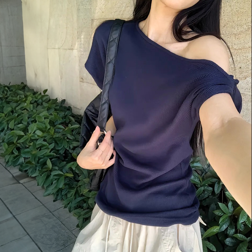 不規則斜肩修身上衣