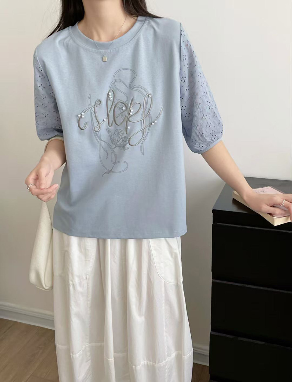質感鏤空刺繡印花上衣