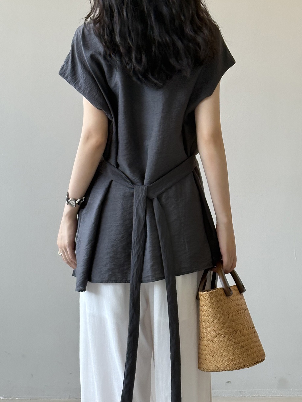 設計感後綁帶開衩上衣