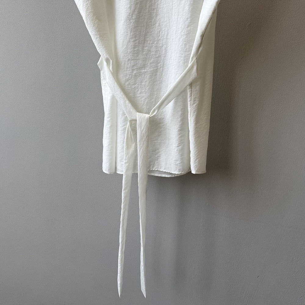 設計感後綁帶開衩上衣