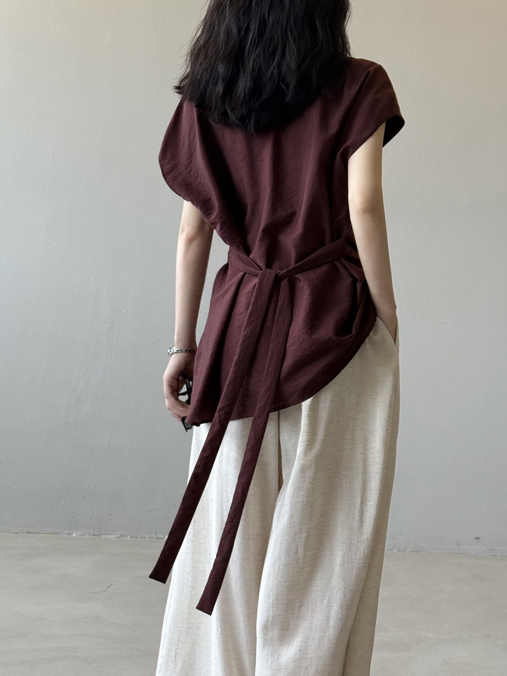 設計感後綁帶開衩上衣