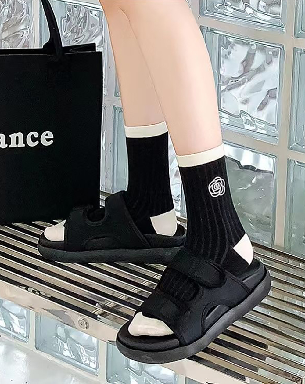 拼色山茶花中筒襪