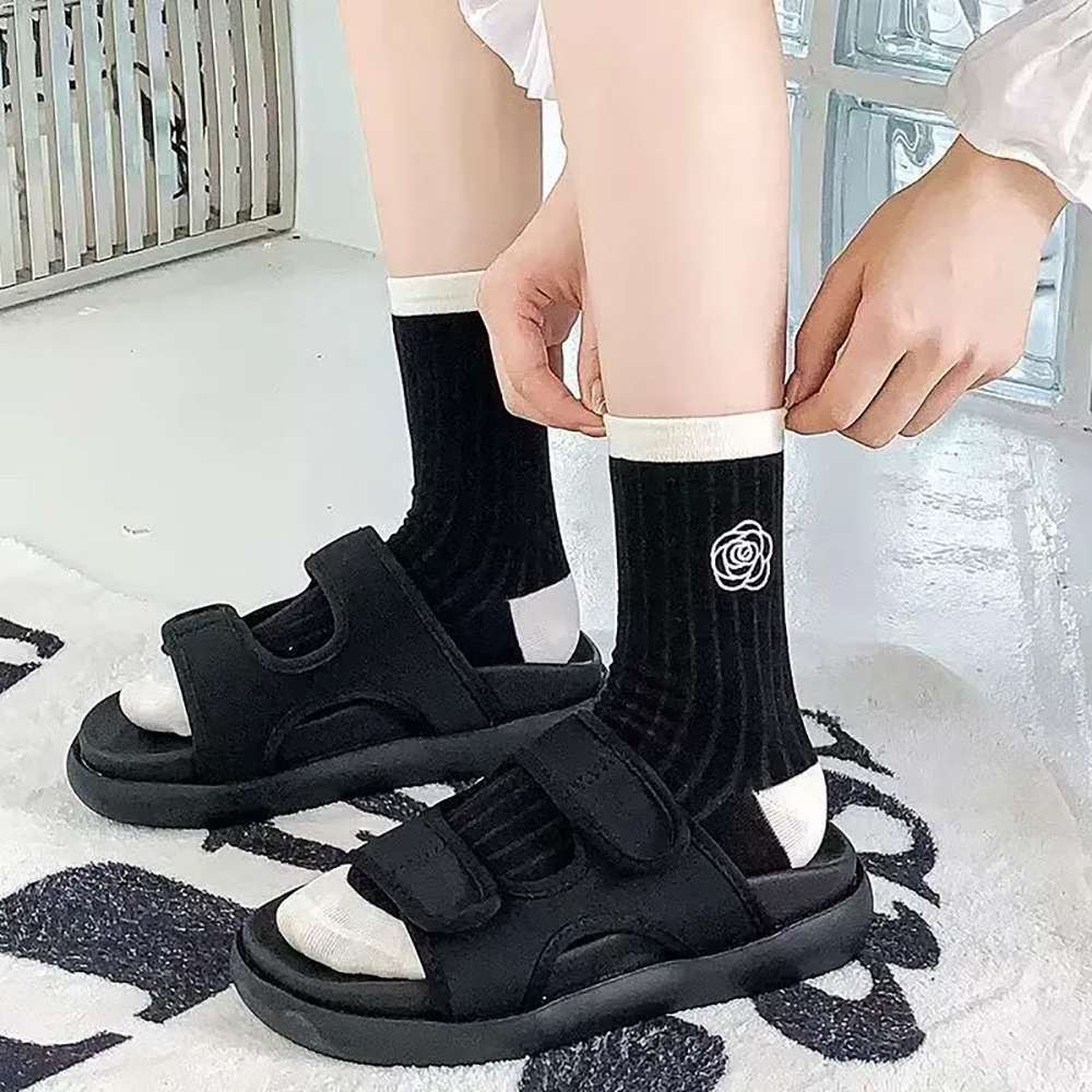 拼色山茶花中筒襪