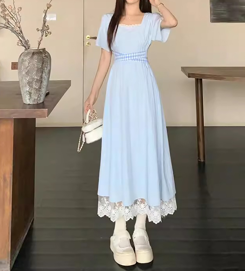 溫柔方領蕾絲拼接洋裝