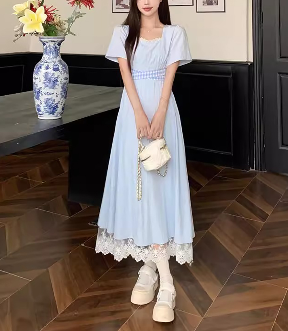 溫柔方領蕾絲拼接洋裝