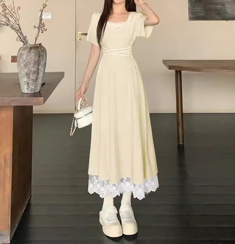 溫柔方領蕾絲拼接洋裝