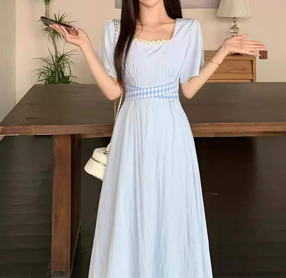 溫柔方領蕾絲拼接洋裝