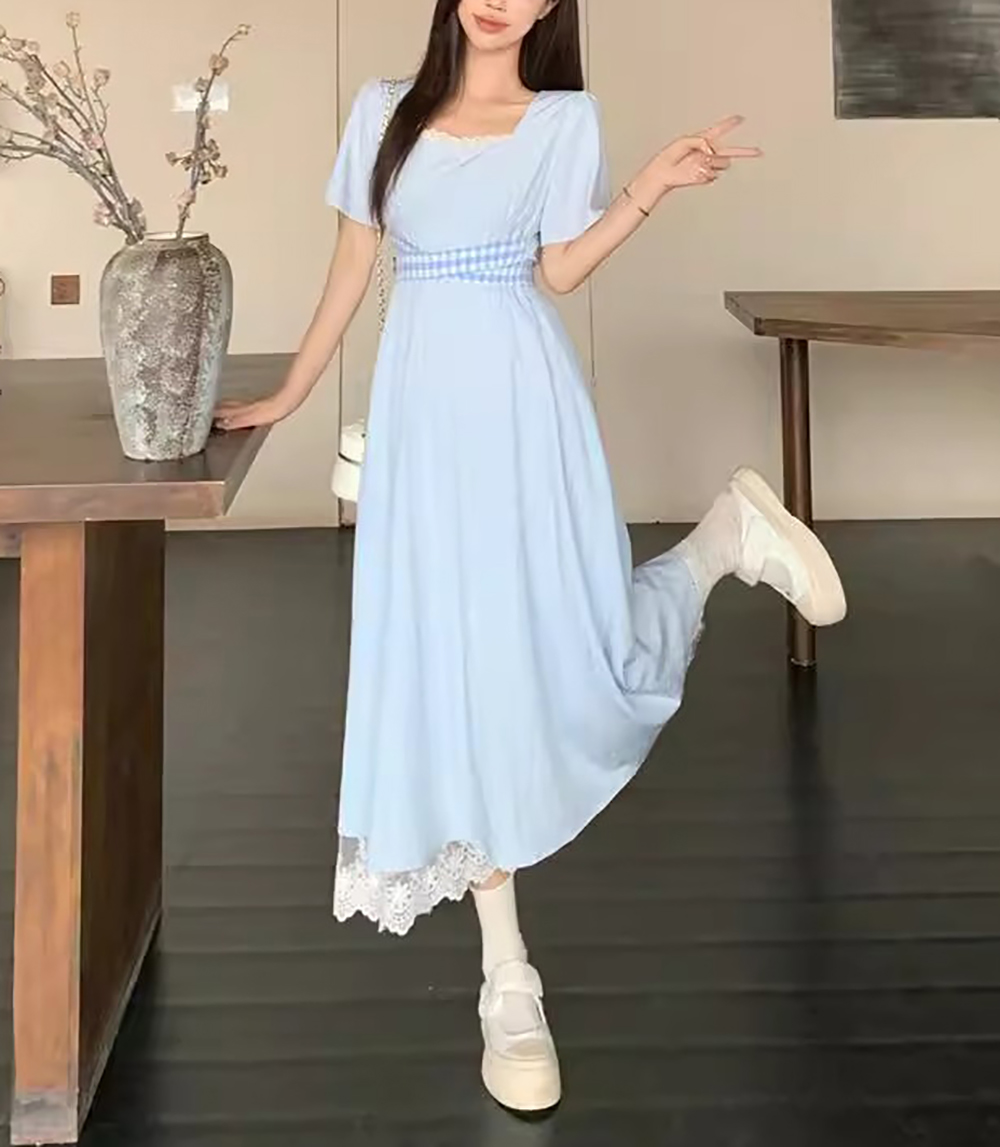 溫柔方領蕾絲拼接洋裝