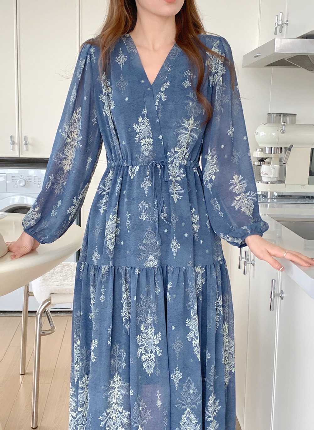 優雅V領抽繩印花洋裝