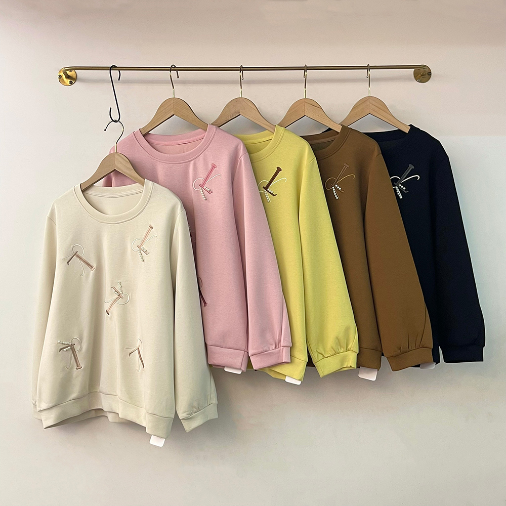拼色刺繡設計圓領上衣