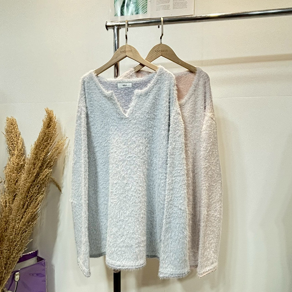 寬鬆開V純色毛衣