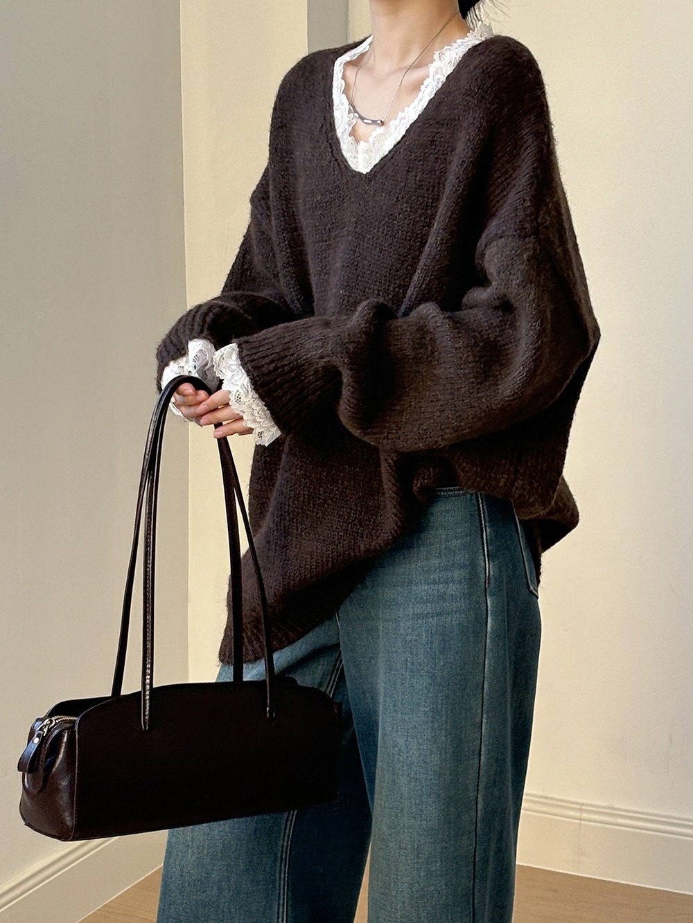 蕾絲花邊V領針織毛衣