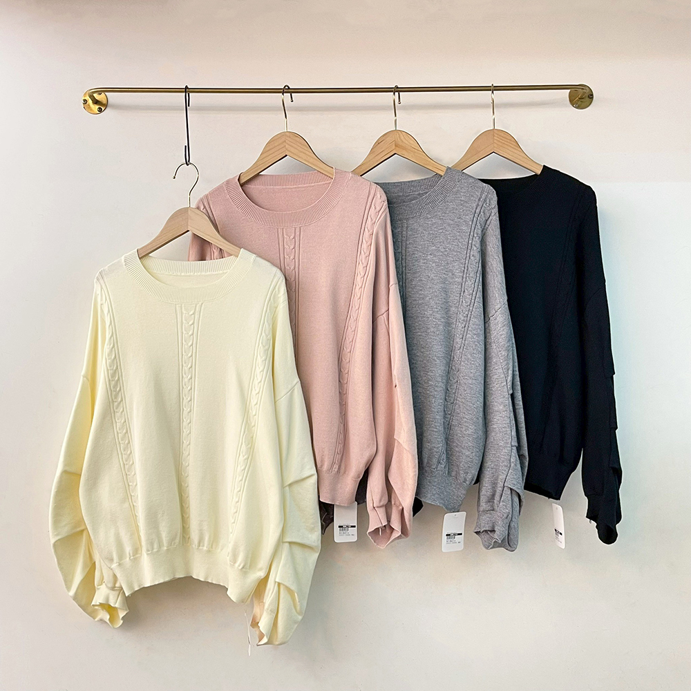 素色百搭款針織上衣