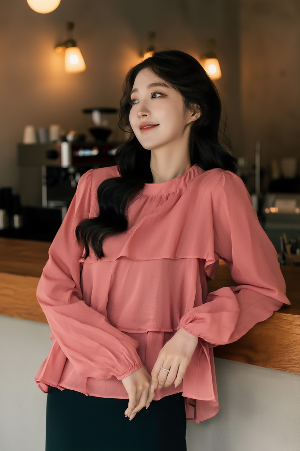 浪漫荷葉花邊圓領上衣