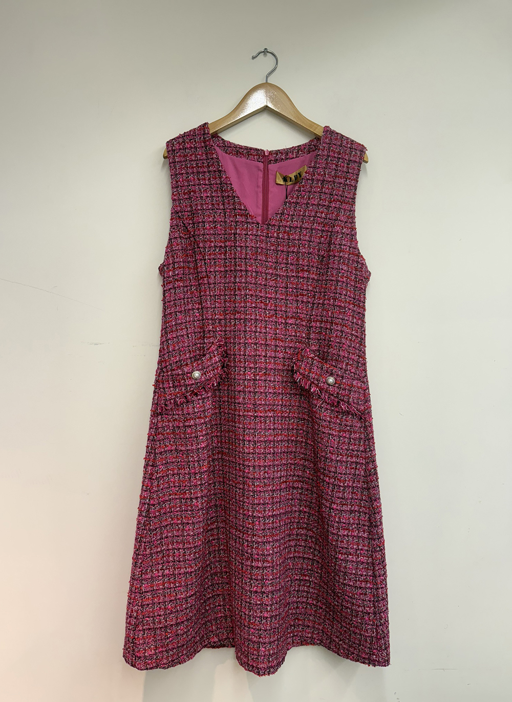 毛呢感V領口袋洋裝