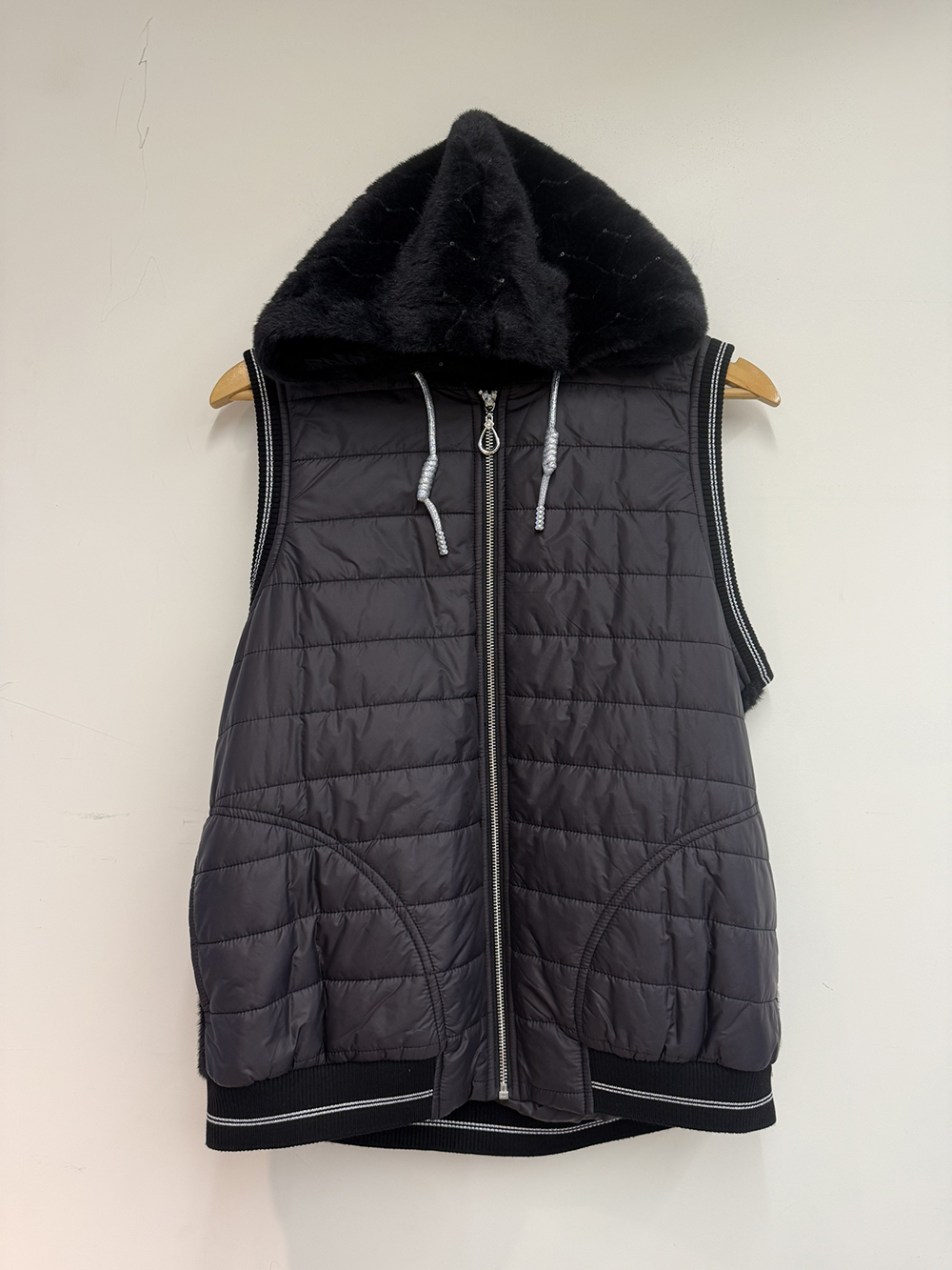 異材質拼接背心外套