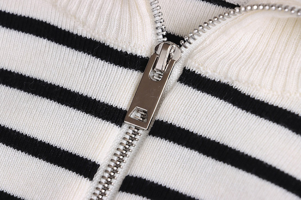 翻領撞色條紋針織上衣