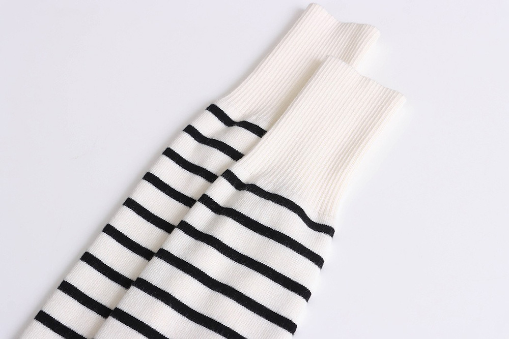 翻領撞色條紋針織上衣