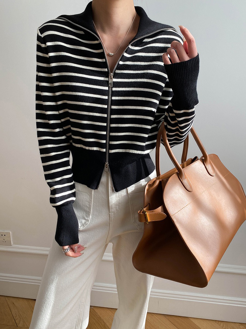 翻領撞色條紋針織上衣