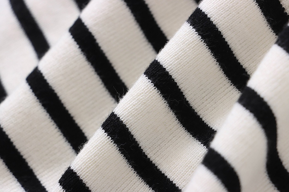 翻領撞色條紋針織上衣