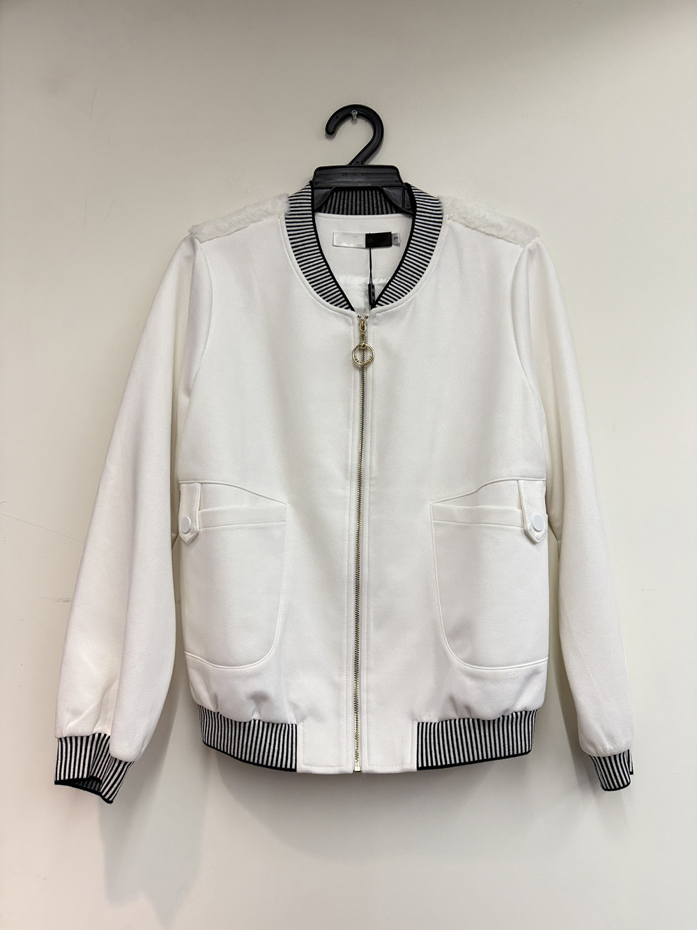 毛茸茸北極熊刺繡外套