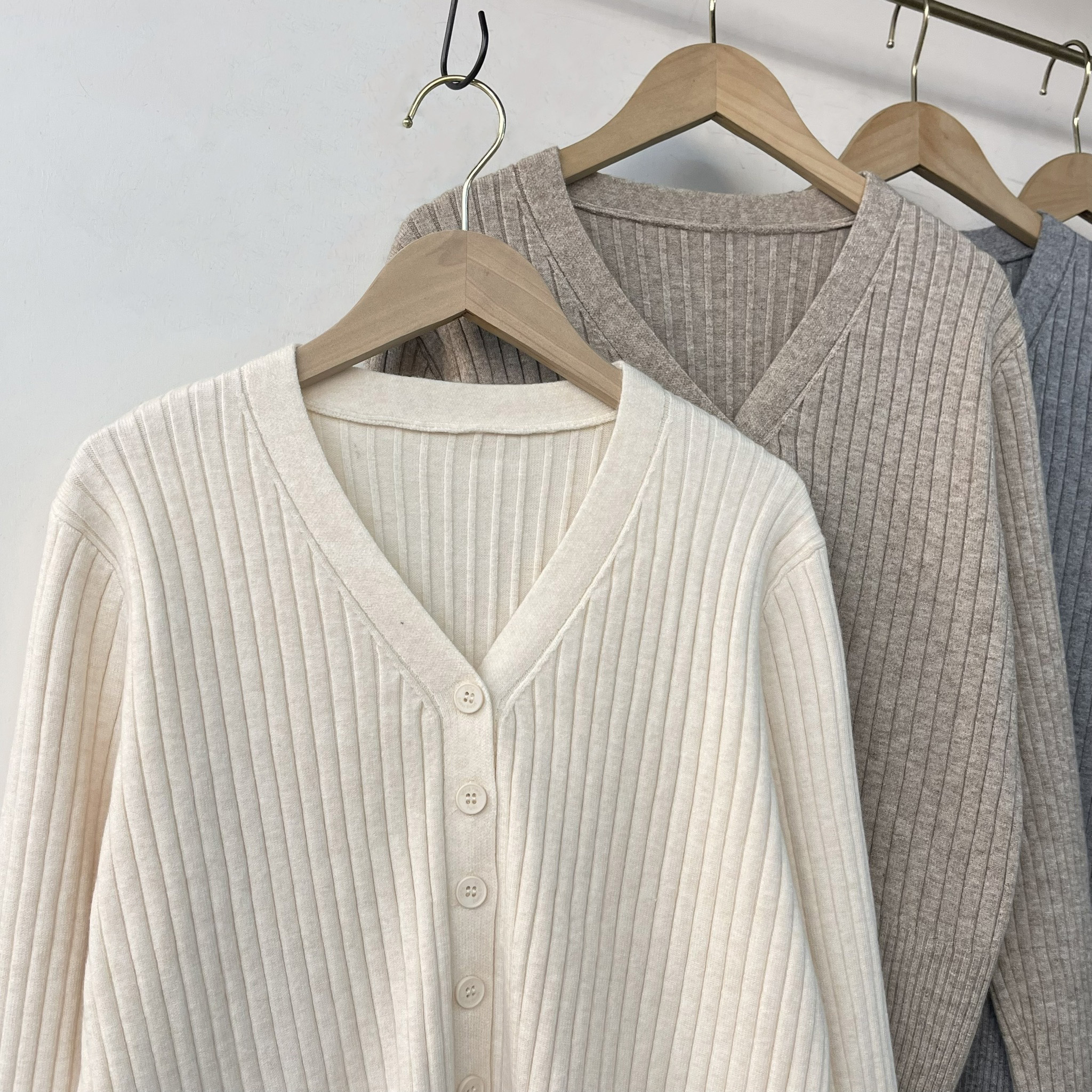 修身V領開衩針織外套